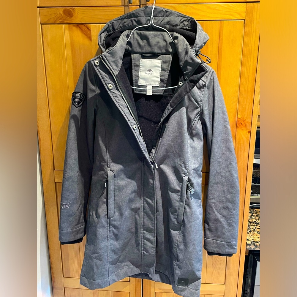 Roots grey hooded fleece lined rain jacket (S).